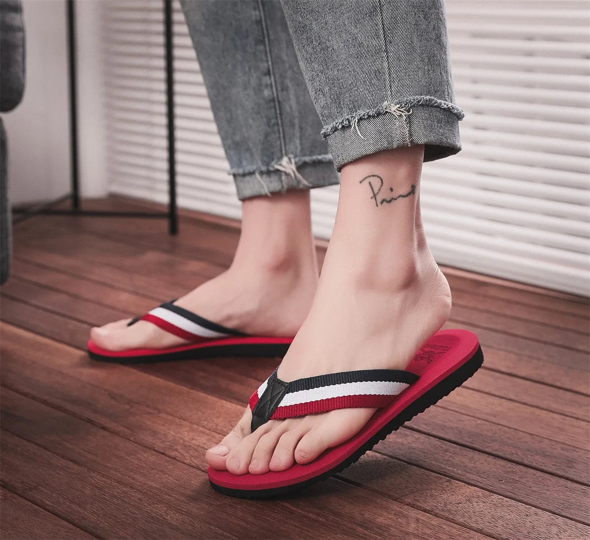 Maro cu bej Moda Bărbați Flip-flops Pantofi de plajă Sandale Anti-alunecare Papuci de casă Interior Casă Pantofi anti-alunecare Slide